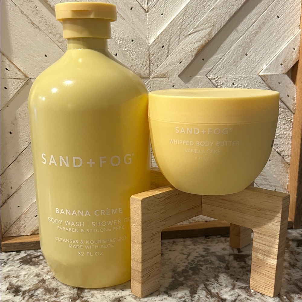 New!! Sand + Fog Banana Crème 32 oz Body Wash, vanilla cake Body Butter 8.47 oz
